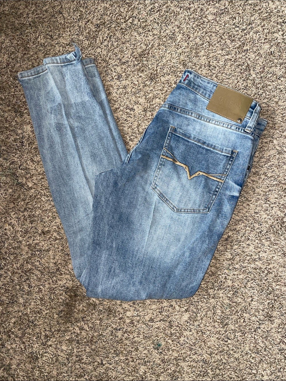 Guess Men's Light Blue Medium Skinny Jeans with Contrast Stitching